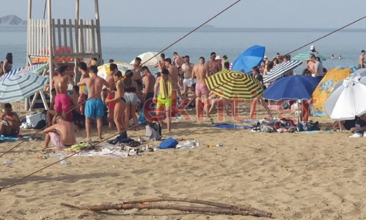 Ηράκλειο: Συνωστισμός και κανένα μέτρο! (vid)