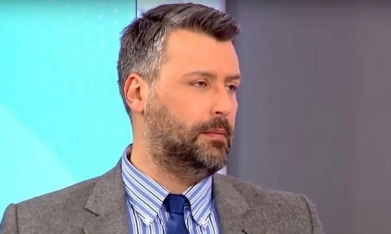 Καλλιάνος: «Άλλη μια φορά, οι σβέρκοι τους κοκκίνισαν... από τον ήλιο!»