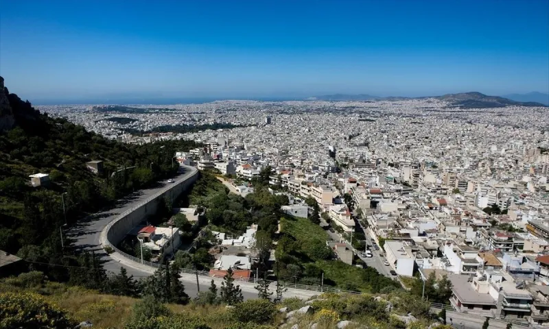 Καιρός 18/5: Γενικά αίθριος με αυξημένες συγκεντρώσεις σκόνης