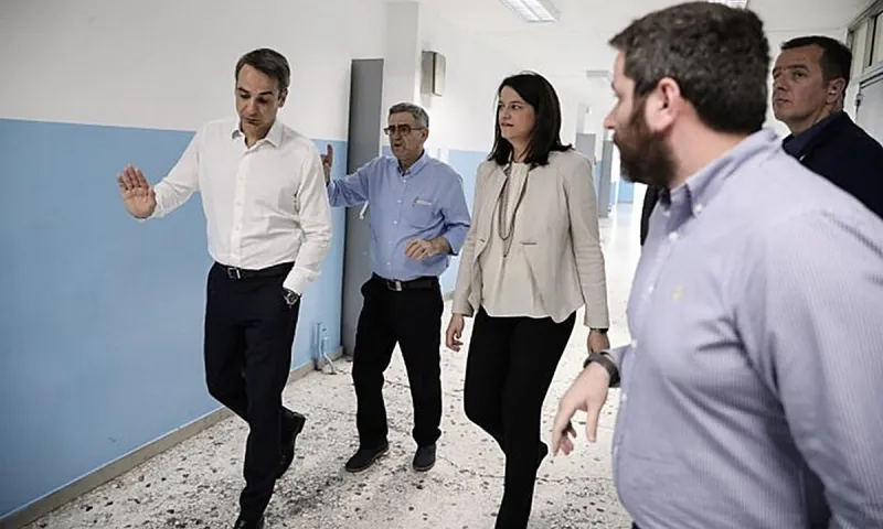 Στο 7ο Γυμνάσιο Παγκρατίου ο Μητσοτάκης (vid-pics)