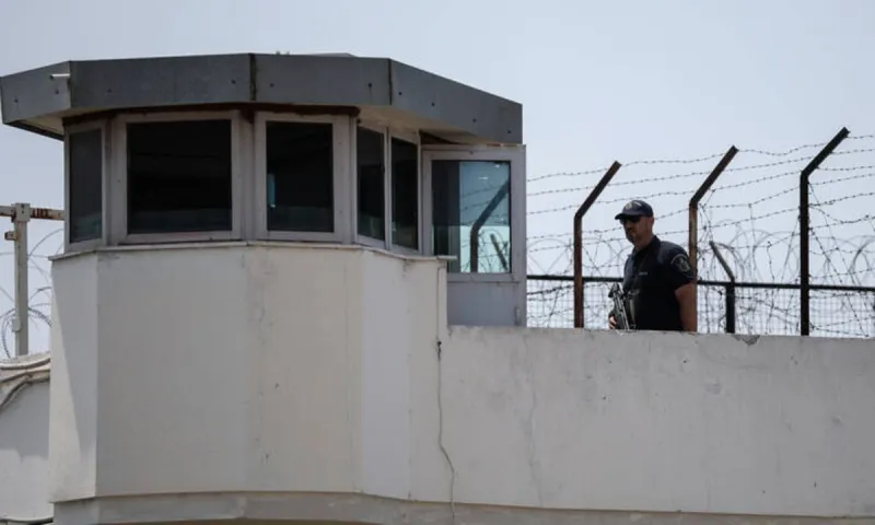 Νιγρίτα: Άγρια συμπλοκή στις φυλακές - Βγήκαν και μαχαίρια