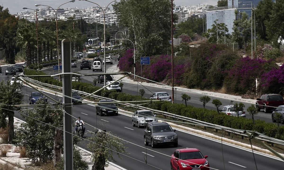 Κίνηση στους δρόμους – Δείτε σε ποιες περιοχές υπάρχει αυξημένη κυκλοφορία