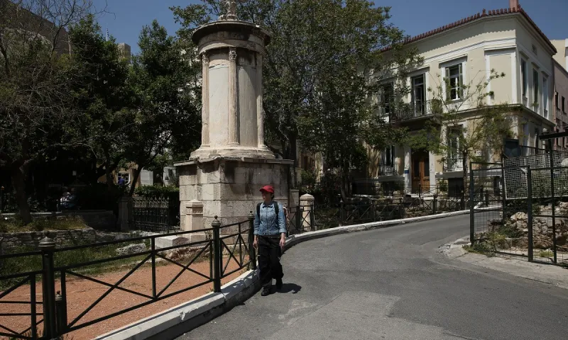 Τα μέτρα στήριξης για εστίαση και τουρισμό που θα ανακοινώσει η κυβέρνηση -Οι αλλαγές στον ΦΠΑ