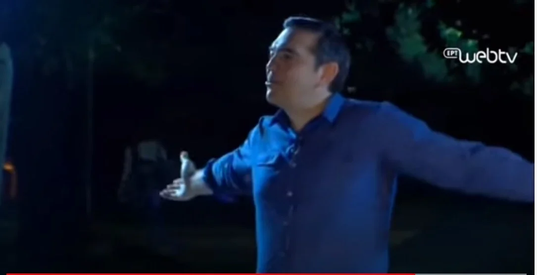 Επικό βίντεο! Ο Αλέξης Τσίπρας λέει «Μητσοτάκης» και πέφτει ο πίνακας! (vid)