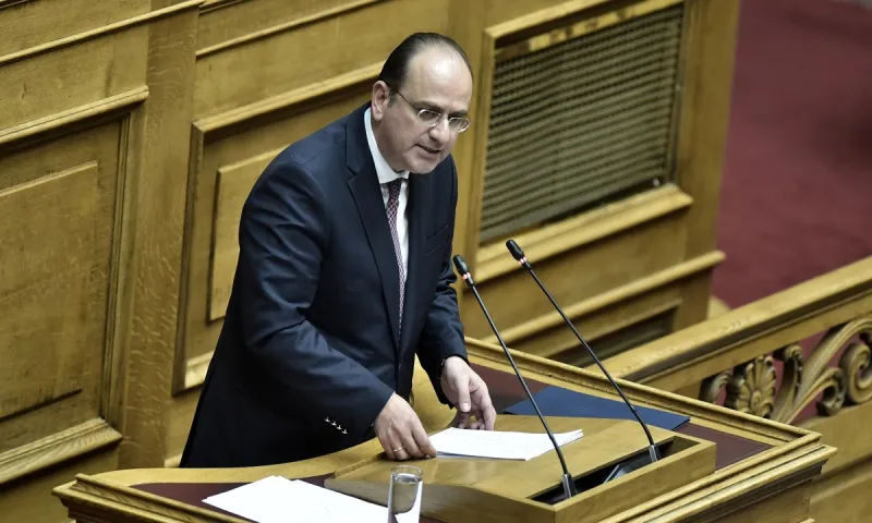 Βουλευτής ανακοίνωσε το ATM που είχε... τάξει στο χωριό του (pic)