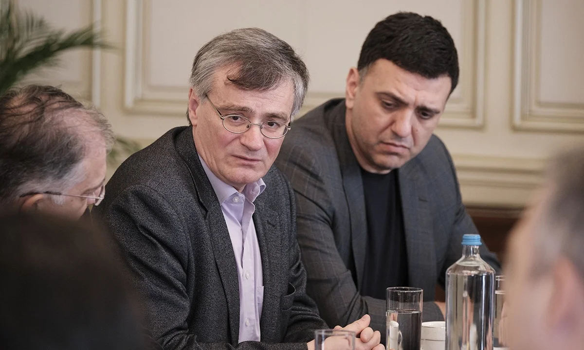 Τσιόδρας: Το ένζημο που προστατεύει τα παιδιά (vid)