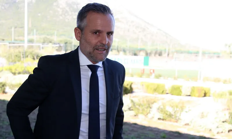 Σηκώνει μανίκια ο Ρόκα