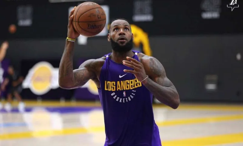 NBA: Λέικερς και Κλίπερς προπονούνται σε ιδιωτικές εγκαταστάσεις παρά την καραντίνα (vid)