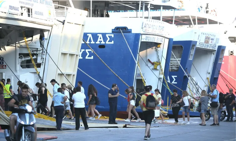 Άρση μέτρων: Ελεύθερες οι μετακινήσεις στα νησιά από Δευτέρα – Όσα ισχύουν για μάσκα και καμπίνες!