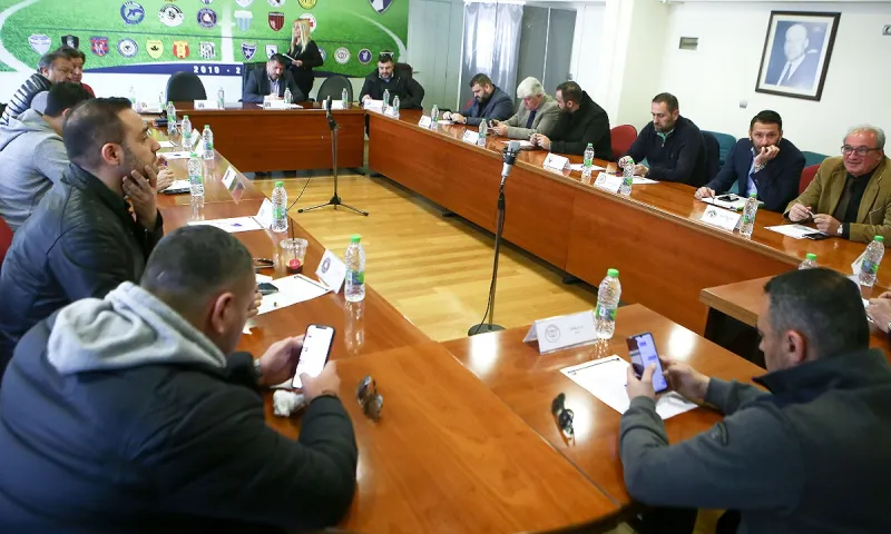Football League: Την Τετάρτη η τηλεδιάσκεψη των 14 ΠΑΕ