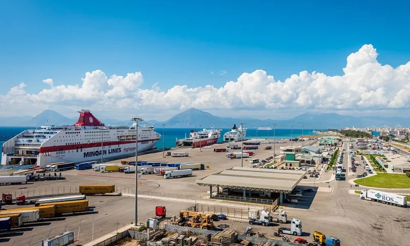 Πήγε να βγάλει μετανάστες από την Ελλάδα μέσα σε σακιά με πατάτες!