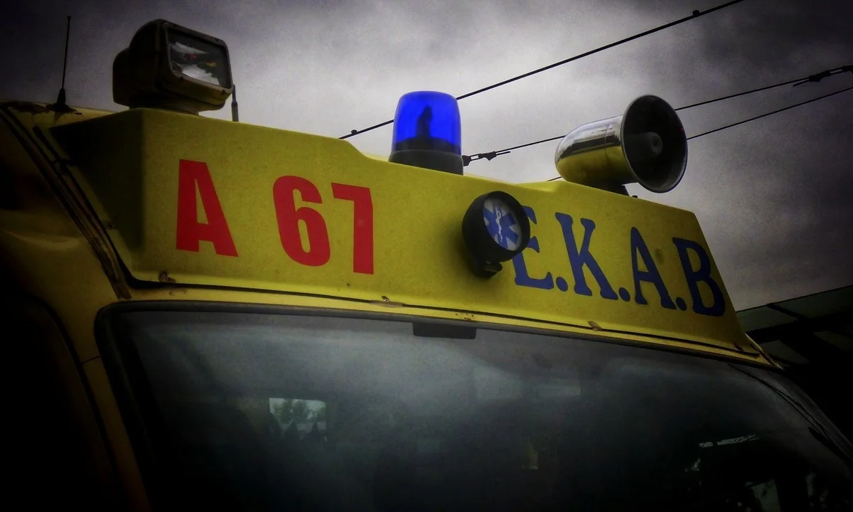 Παγκράτι: Μάχη για τη ζωή του δίνει ο συντηρητής που καταπλακώθηκε από ασανσέρ