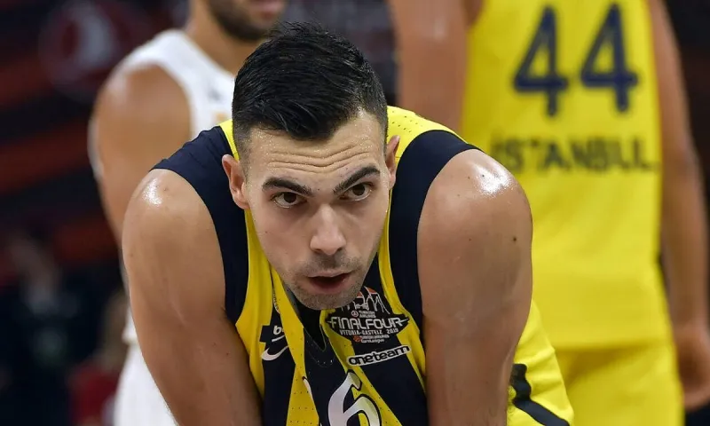 Φενέρμπαχτσε: «Ραντεβού με τον Σλούκα»