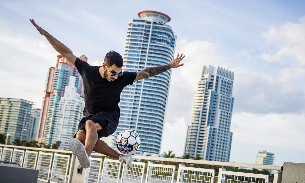 Red Bull Street Style 2020: Το Παγκόσμιο Πρωτάθλημα freestyle football μόλις ξεκίνησε online. Πάρε μέρος τώρα!