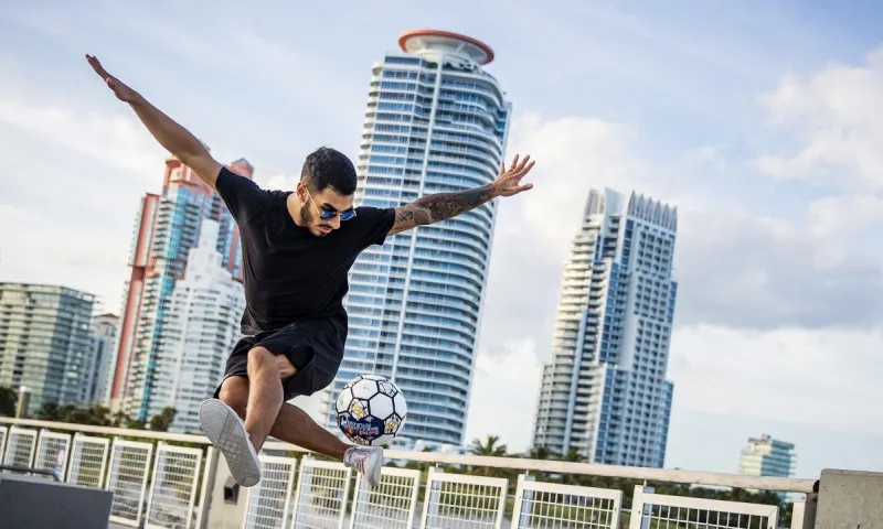 Red Bull Street Style 2020: Το Παγκόσμιο Πρωτάθλημα freestyle football μόλις ξεκίνησε online. Πάρε μέρος τώρα!