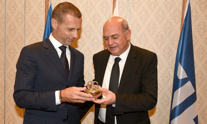 FIFA - UEFA:  «Καμπανάκι» σε Γραμμένο, ΕΠΟ