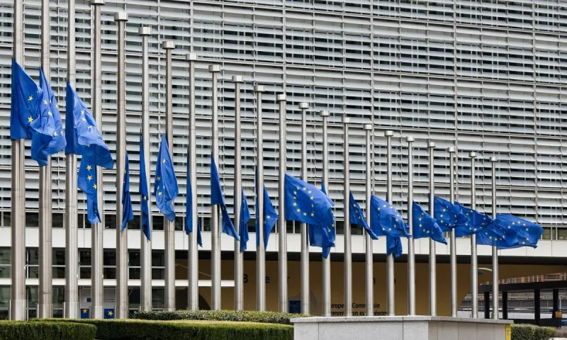 Ρίχνει λεφτά στην αγορά η Κομισιόν - Τόσα παίρνει η Ελλάδα!