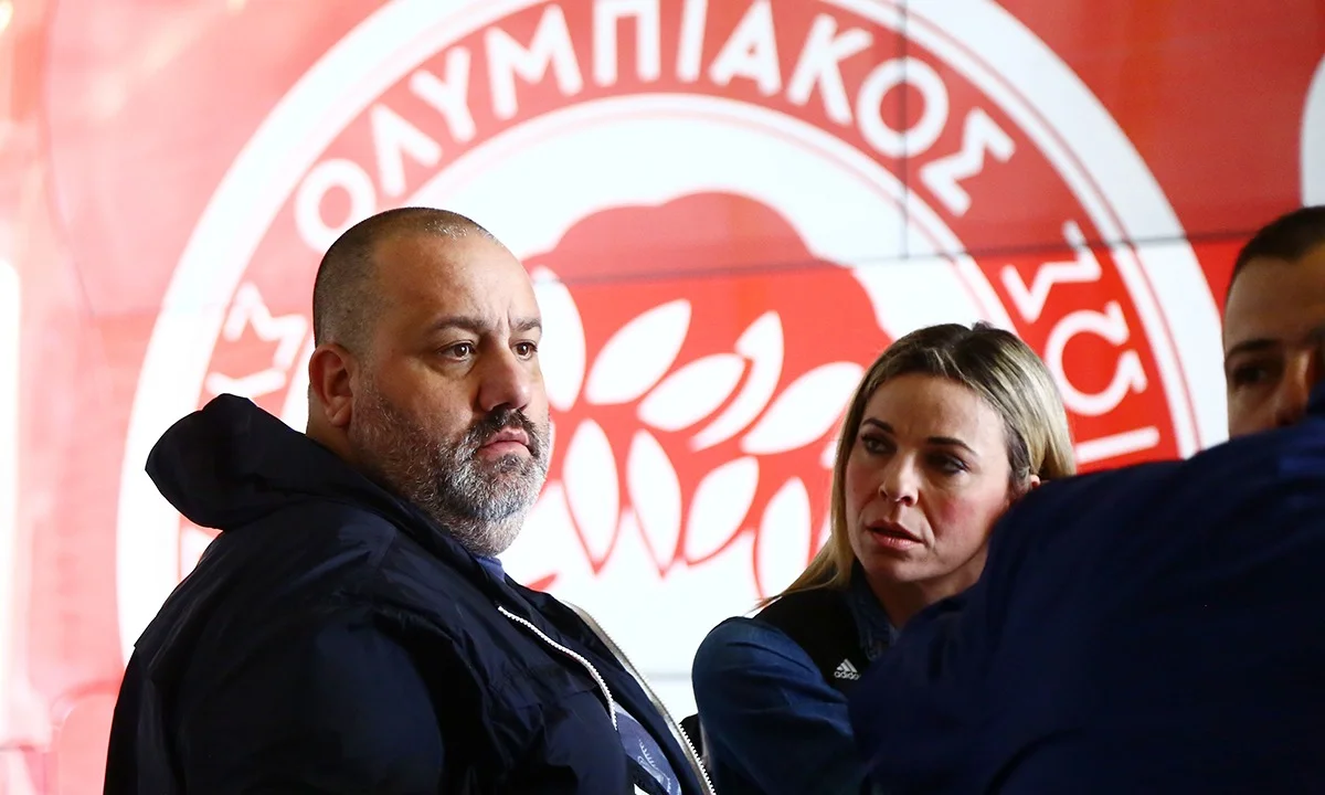 Καραπαπάς: «Δεν είναι προσβλητικά για Καλπαζίδη; Γελάει το σύμπαν» (pic)