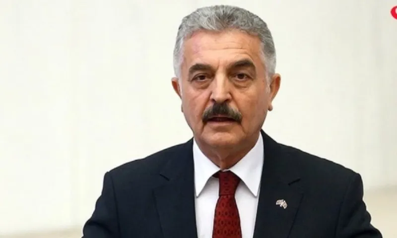 Παραλήρημα Τούρκου πολιτικού: Θα κολυμπήσετε ως τη Σικελία!