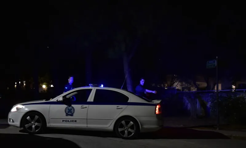 Έγκλημα στη Βούλα: Βίντεο από τις έρευνες της αστυνομίας αμέσως μετά την εκτέλεση