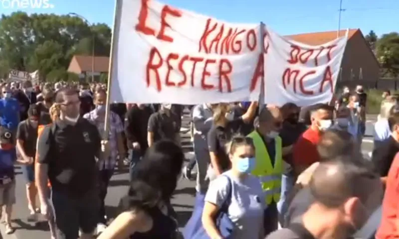 Γαλλία - Ισπανία: Διαμαρτυρία για τις απολύσεις σε Nissan, Renault (vid)