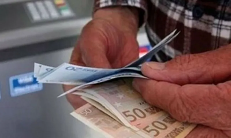 Συντάξεις: Πληρώνονται την Τρίτη - Ποιοι θα δουν αυξήσεις