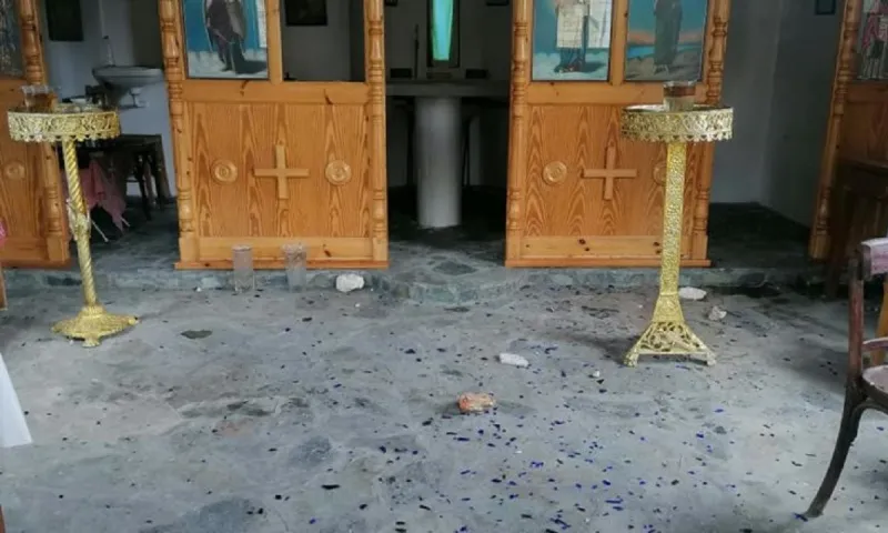 Μόρια: Βροχή από πέτρες στον Ταξιάρχη (pics)
