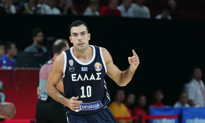 Μάνατζερ Σλούκα: «Έχει συμβόλαιο, δεν υπάρχει καμία συζήτηση»