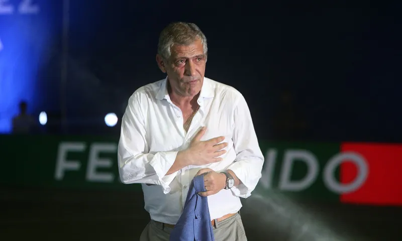 Πορτογαλία: Ο Σάντος «τσέκαρε» Μπενφίκα με μάσκα (pic+vid)