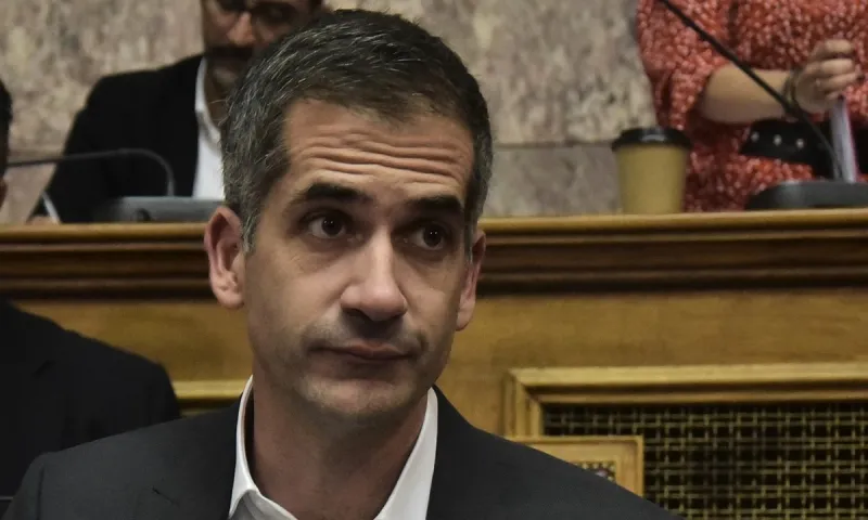 Διπλή Ανάπλαση: Ο Μπακογιάννης δε θέλει τέλμα