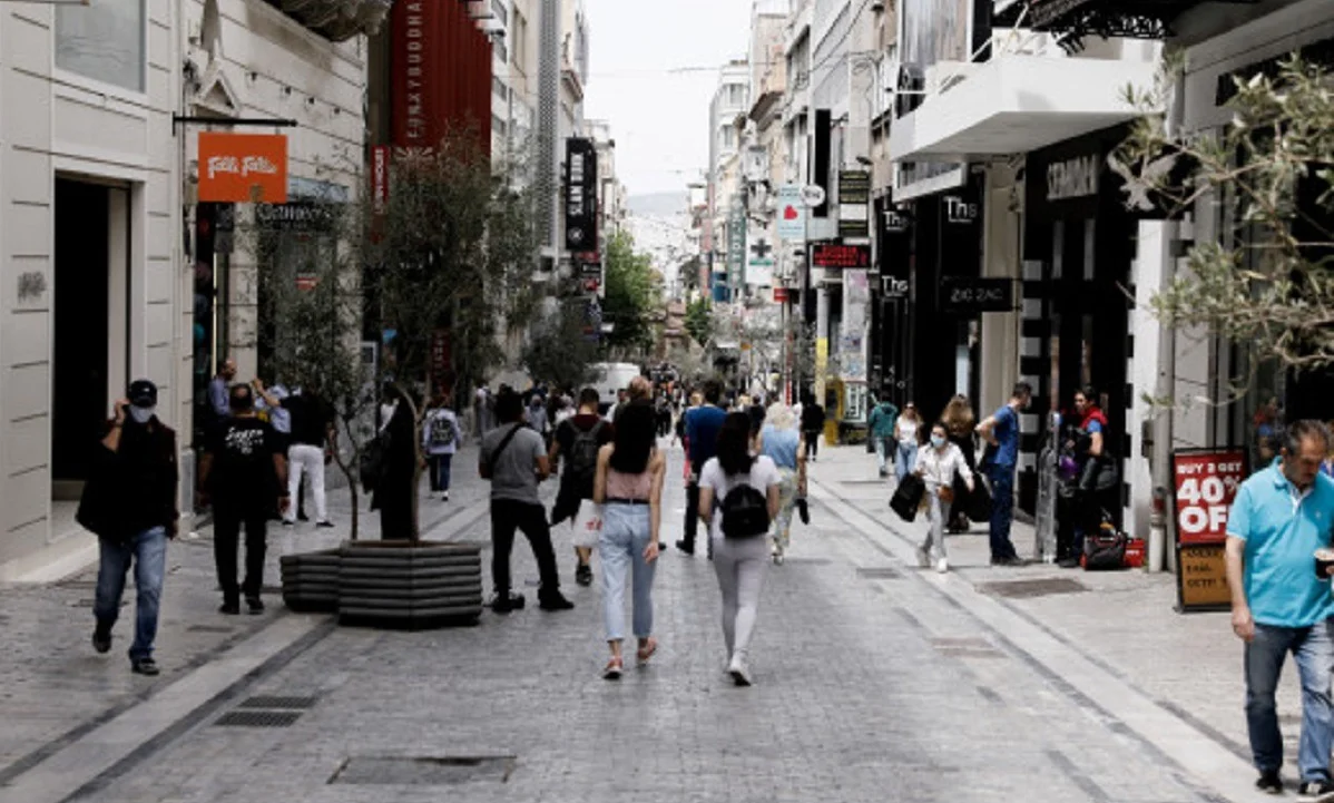 Αργία Αγίου Πνεύματος 2020: Τι λειτουργεί από τη Δευτέρα (8/6) και πώς (vid)