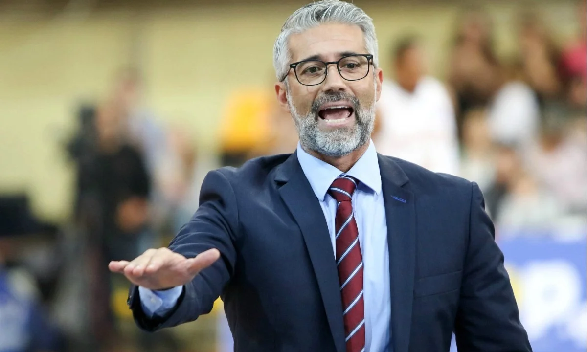 Κλείνει στη Λάρισα ο Βαγγέλης Ζιάγκος