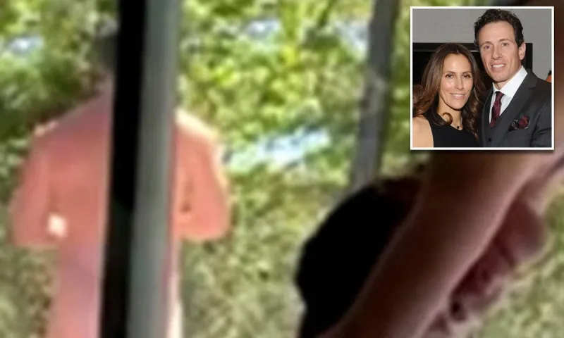 Παρουσιαστής βγήκε γυμνός στο instagram live της συζύγου του!