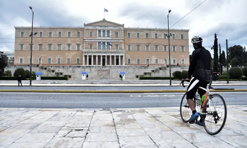 Κορονοϊός: Γιατί ο συνωστισμός χτυπάει καμπανάκι στις αρχές