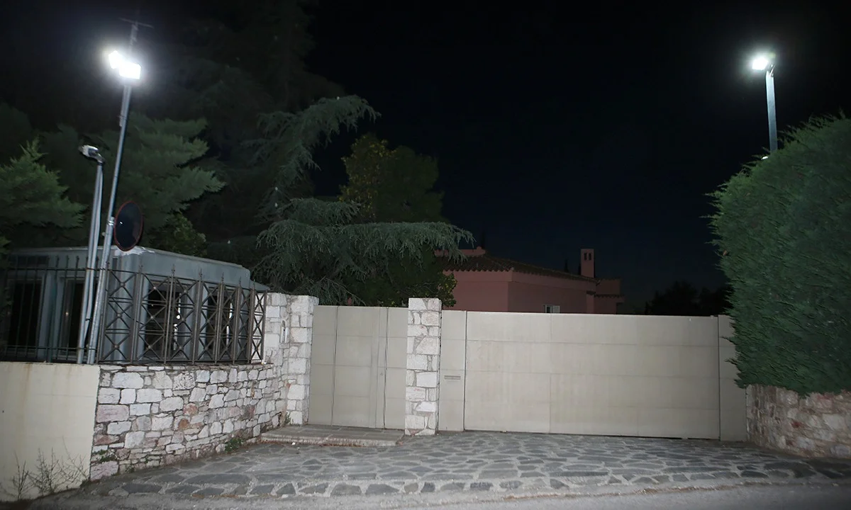 Γιαννακόπουλος: Πήγε η αστυνομία στο σπίτι του (pics+vids)