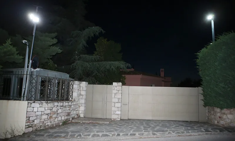Γιαννακόπουλος: Πήγε η αστυνομία στο σπίτι του (pics+vids)