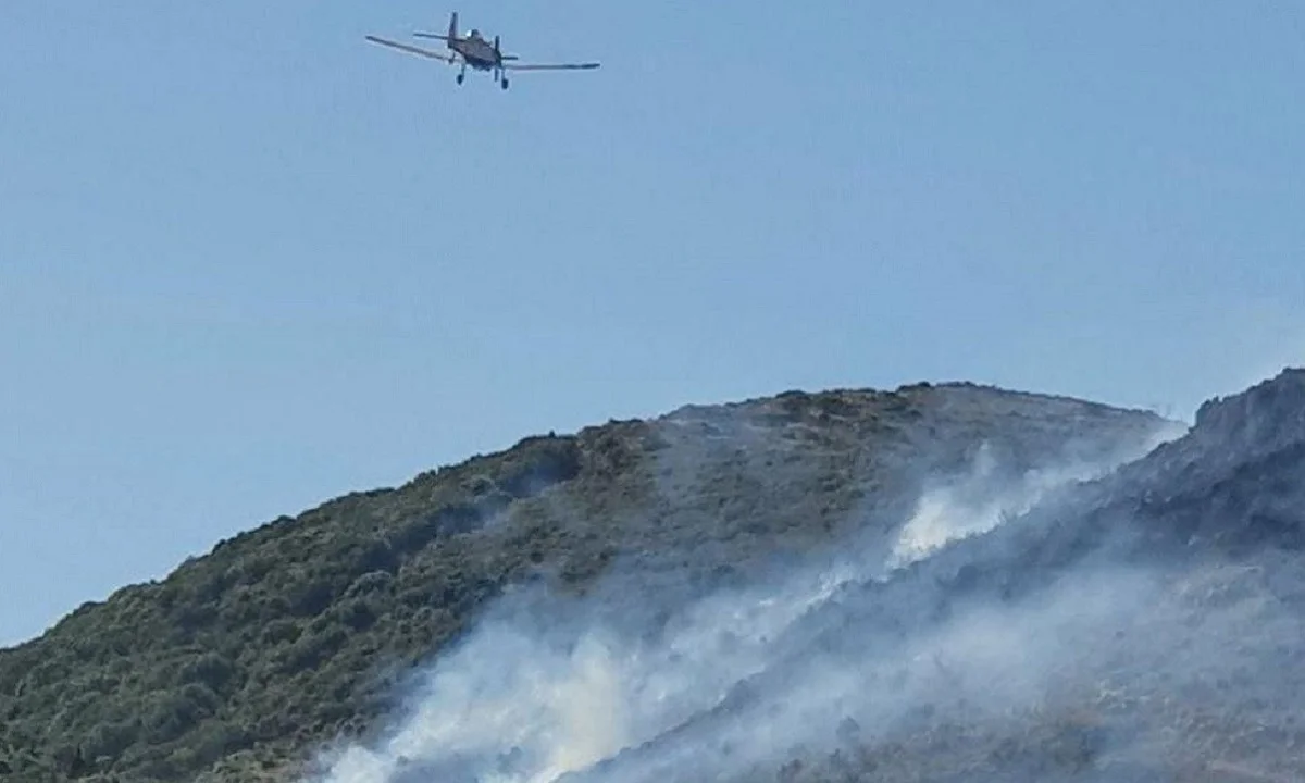 Φωτιά στη Ζάκυνθο: Δυσμενείς καιρικές συνθήκες