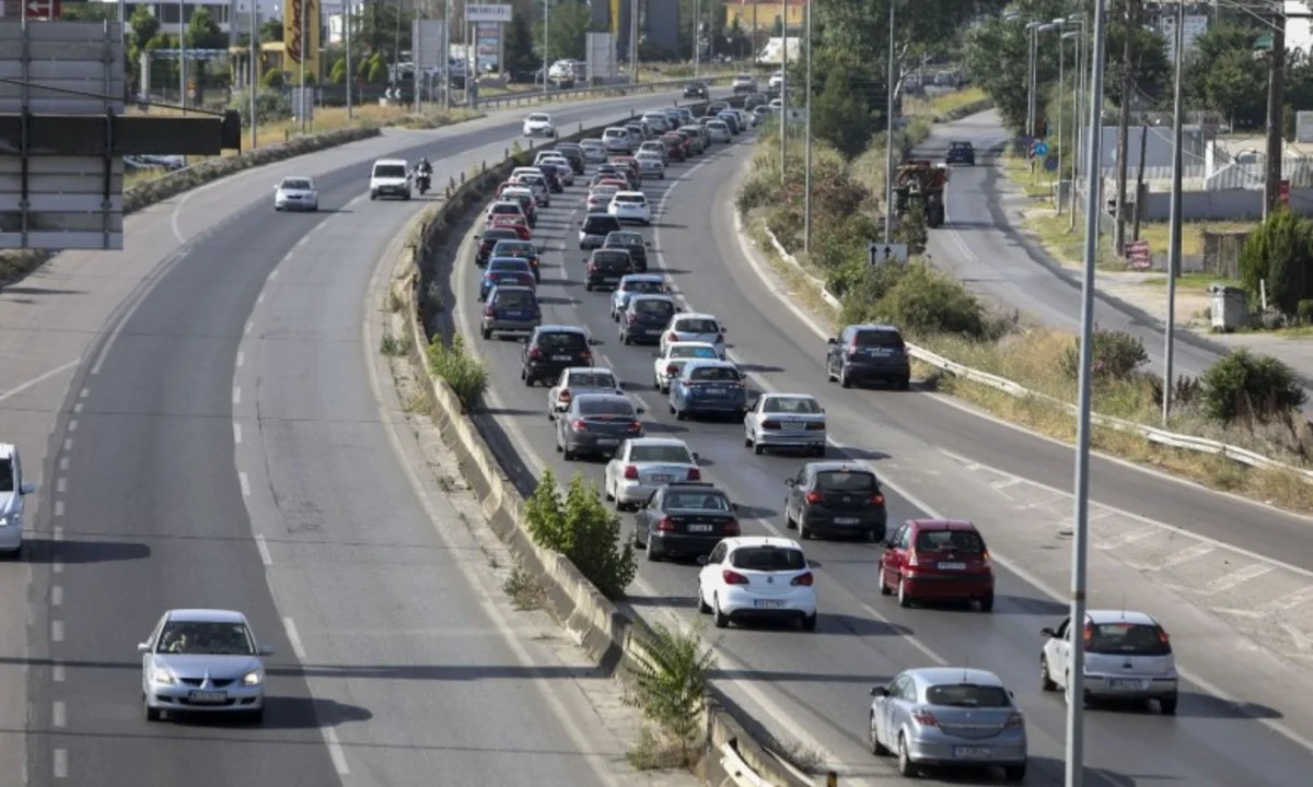 Θεσσαλονίκη: Ουρές στο δρόμο της επιστροφής από Χαλκιδική (pic)