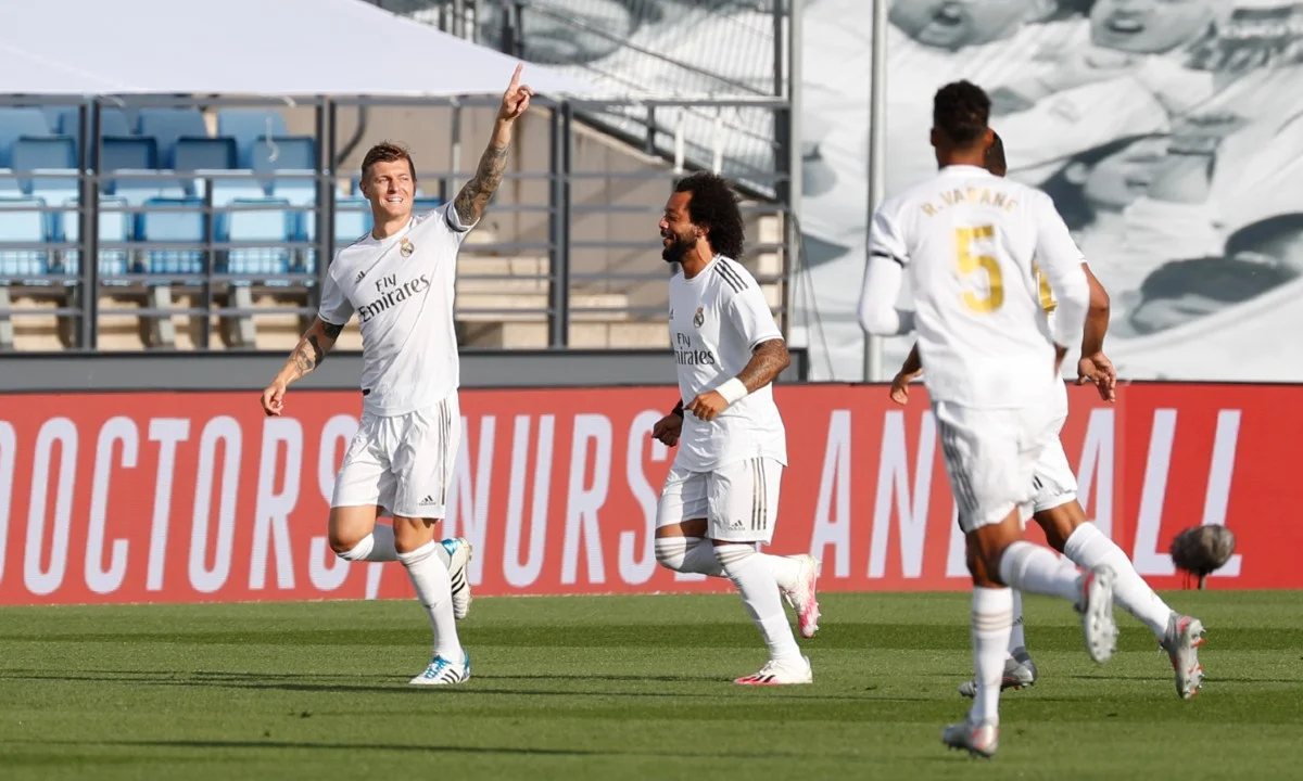 Ρεάλ Μαδρίτης-Εϊμπάρ 3-1: Σε απόσταση... αναπνοής από την κορυφή (vids)