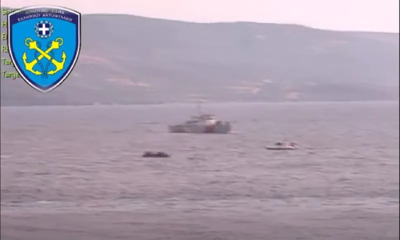 Απίθανο - Βίντεο: Τρία τουρκικά σκάφη συνοδεύουν βάρκα με μετανάστες στην Ελλάδα (vid)