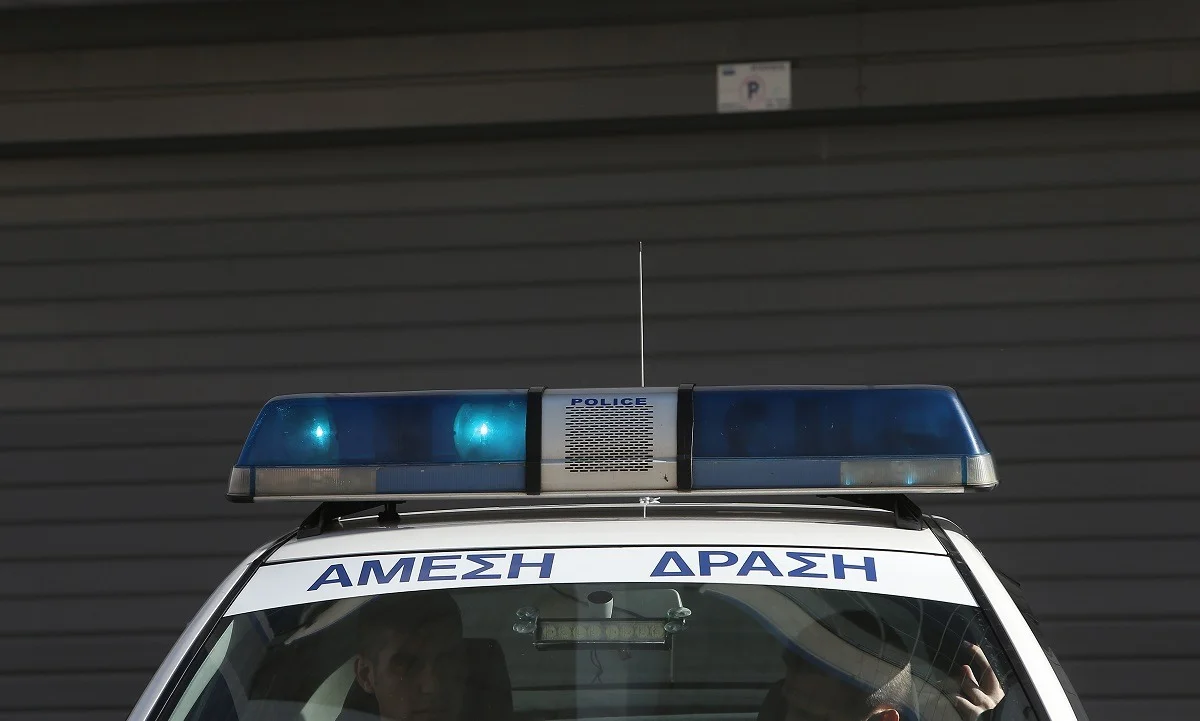 Άγριο επεισόδιο σε καφενείο - Στο νοσοκομείο τρεις αστυνομικοί!