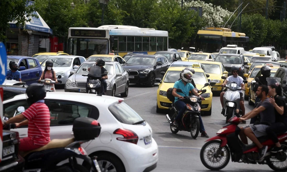 Αθήνα: Μεγάλος Περίπατος και πορεία έφεραν κίνηση-κόλαση!