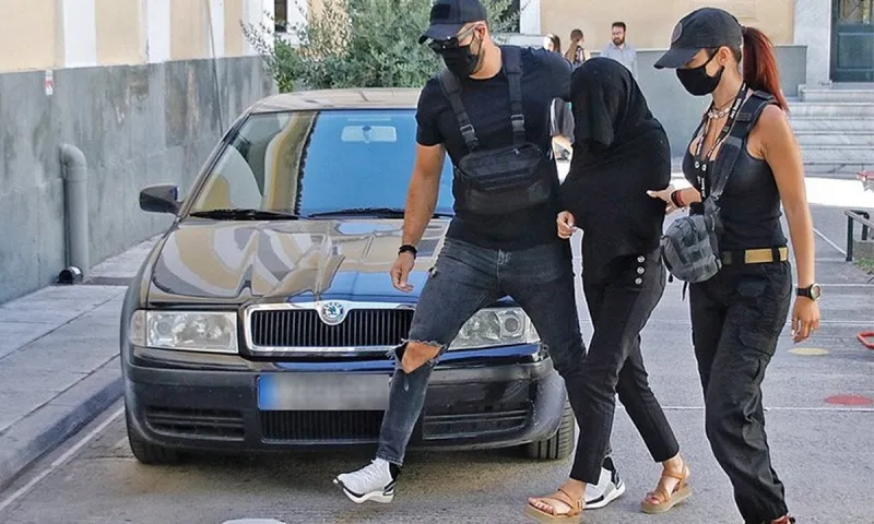 Επίθεση με βιτριόλι: Έστηνε καρτέρι έξω από το σπίτι της Ιωάννας για ένα χρόνο!