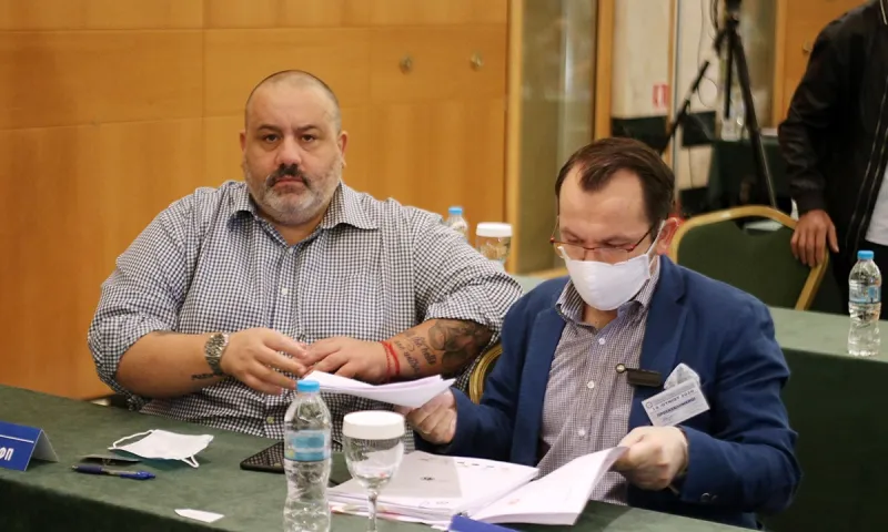 Καραπαπάς σε Ντάσιο: «Ντρέπεσαι; Η Αλίκη Βουγιουκλάκη είσαι;»