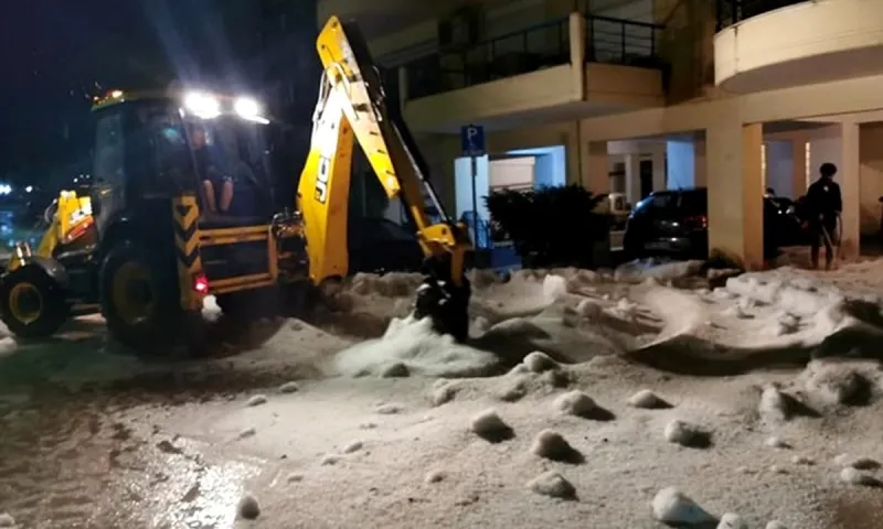 Δράμα: Έπεσε απίστευτη ποσότητα από χαλάζι!
