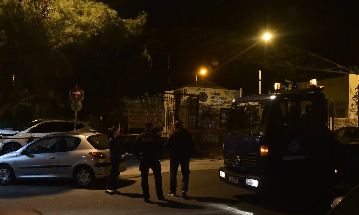 Ζωγράφου: Μαθητές έδωσαν ραντεβού για ξεκαθάρισμα, ένας τραυματίας με μαχαίρι (vid)