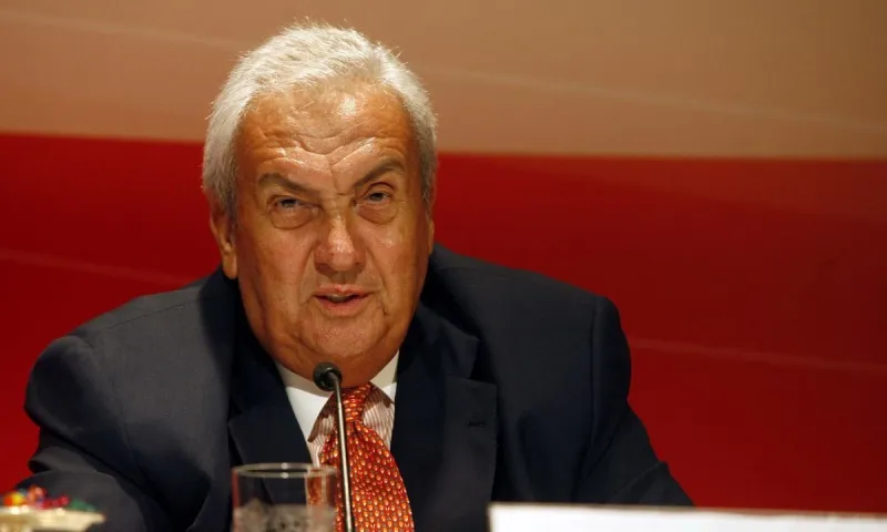Αποκάλυψη από τον Δήμο Βερύκιο: Ο γιατρός «μαϊμού» έφαγε 55 εκατ. ευρώ από τον Κοντομηνά