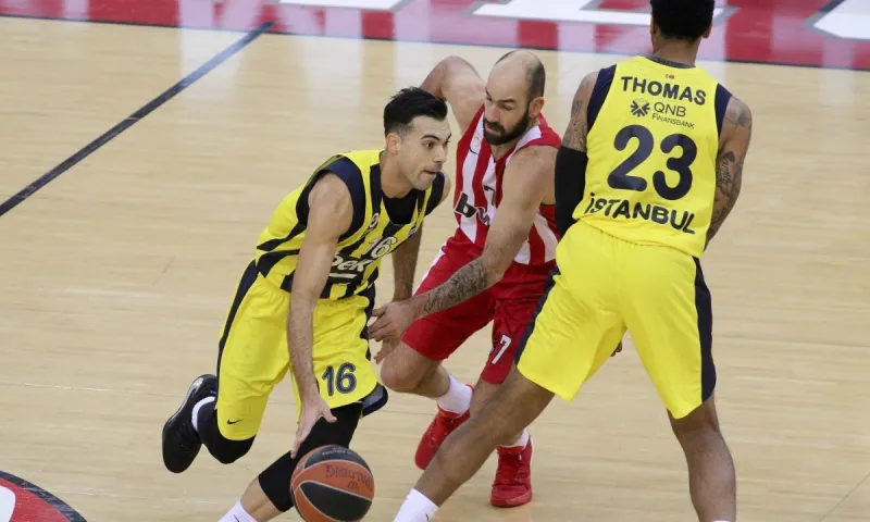 Ολυμπιακός: Τα δεδομένα με Σλούκα και το «ντόμινο» με Ζοτς