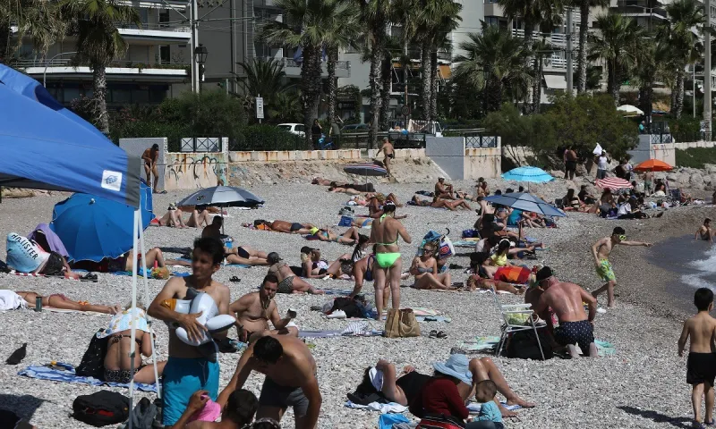 Καιρός 19/6: Τριαντάρα και καιρός για παραλία! -Δείτε που θα βρέξει (vid)