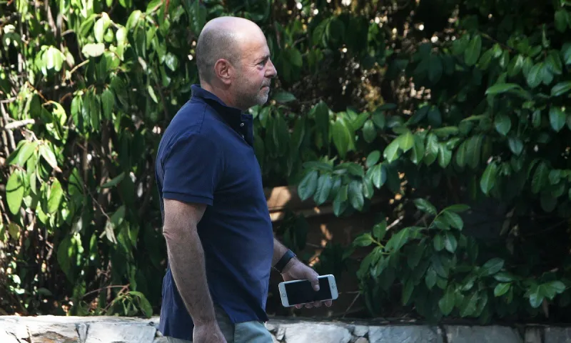 Αλαφούζος: Large, αλλά δε δίνει λεφτά για τον Κώτσιρα!